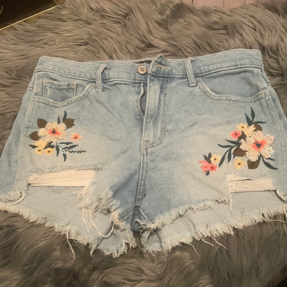 Floral Embroidered Hollister Shorts